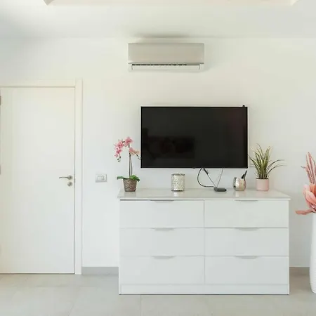 Elegante Y Moderna Miami Apartment